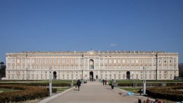 CASERTA FULL  DAY (8 HOURS) BY CAR 1/3 PAX