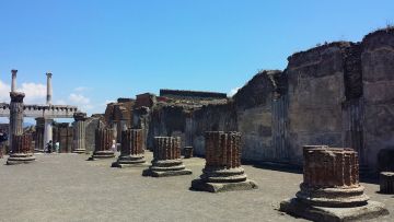 POMPEII AMALFI FULL  DAY (8 HOURS) BY CAR 1/3 PAX